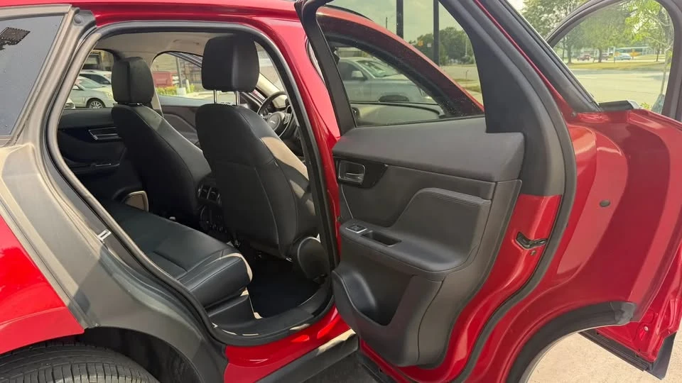 2018 Jaguar F-Pace - Image 16 of 20