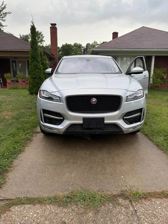 2018 Jaguar F-Pace - Image 3 of 13