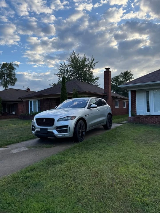 2018 Jaguar F-Pace - Image 7 of 13