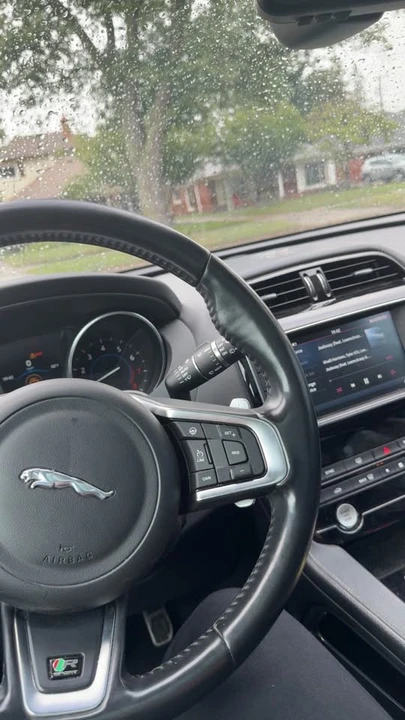 2018 Jaguar F-Pace - Image 8 of 13