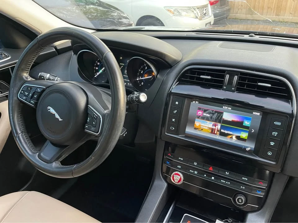 2018 Jaguar F-Pace - Image 9 of 9