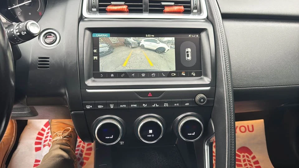 2018 Jaguar F-Pace - Image 14 of 15