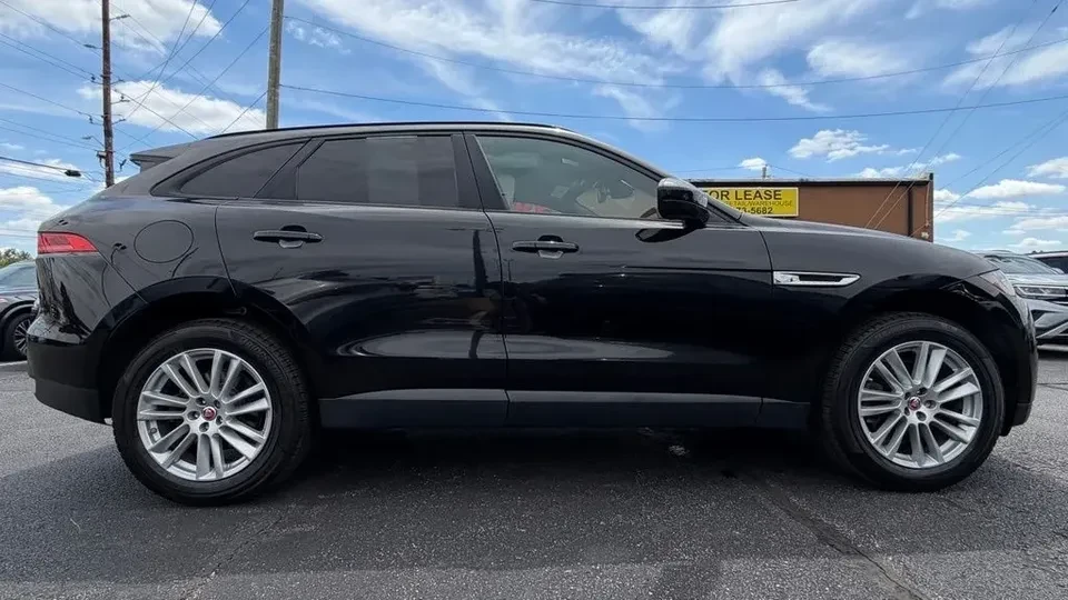 2018 Jaguar F-Pace - Image 9 of 20