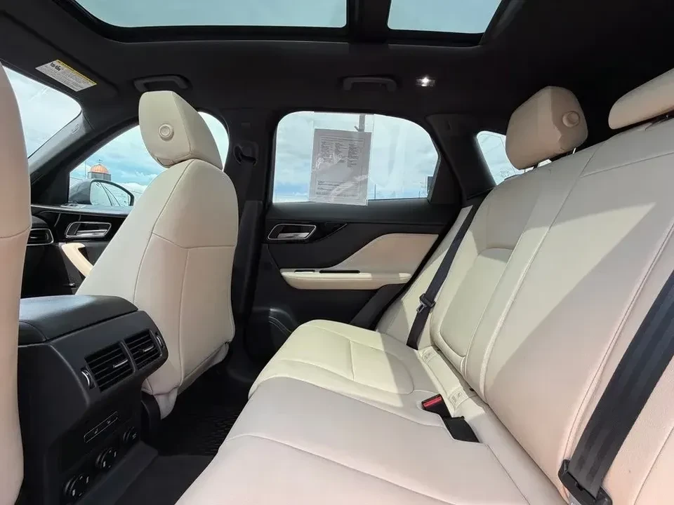 2018 Jaguar F-Pace - Image 19 of 20