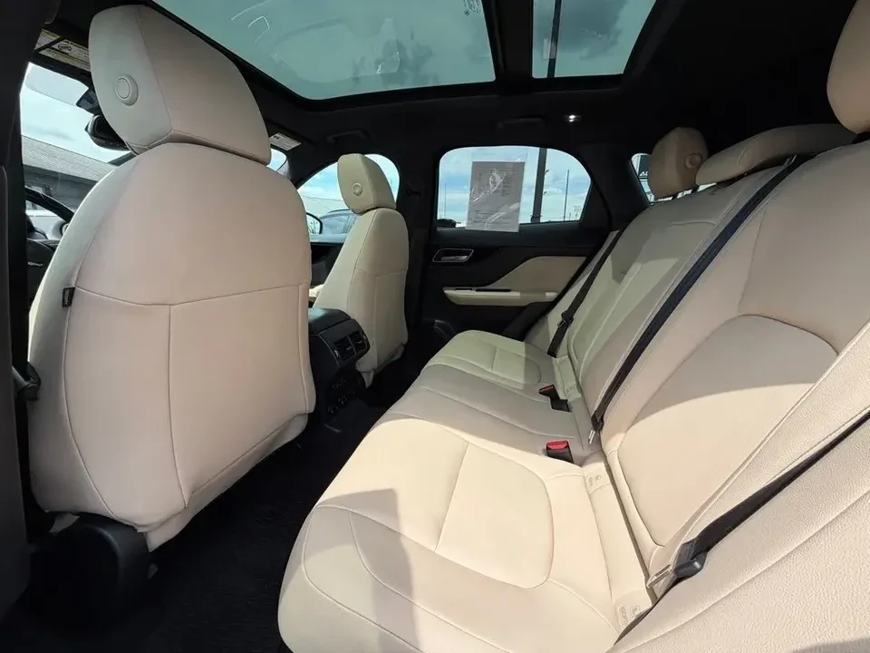2018 Jaguar F-Pace - Image 18 of 20