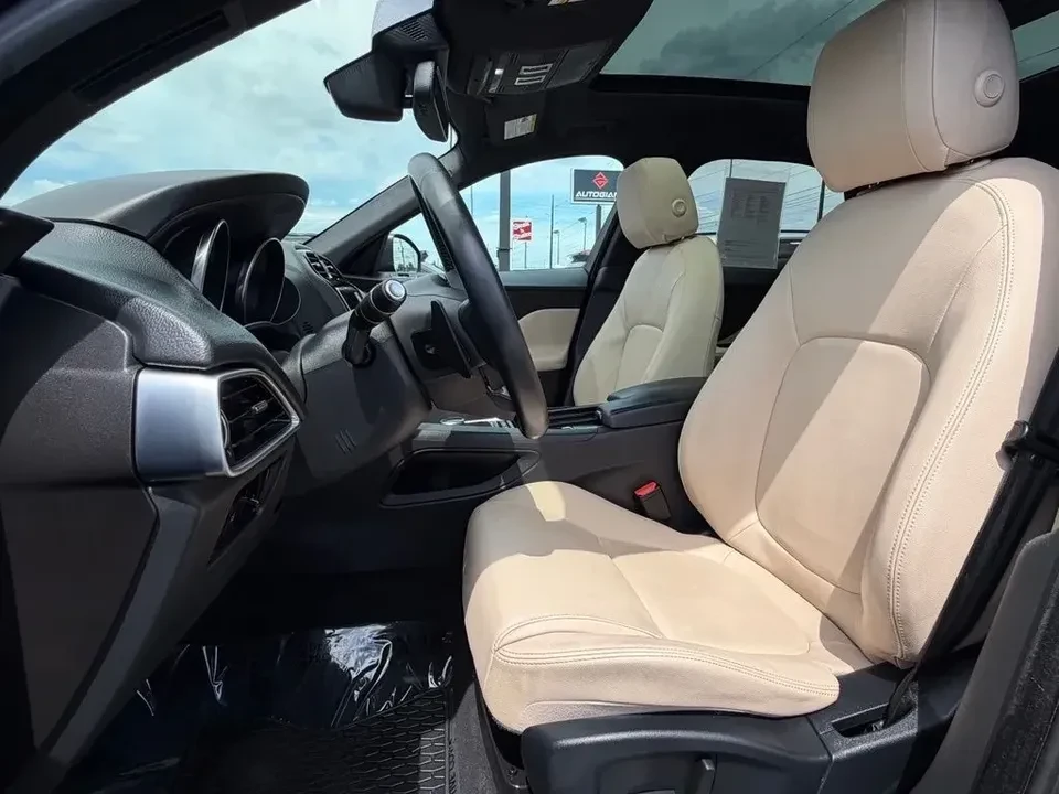 2018 Jaguar F-Pace - Image 17 of 20