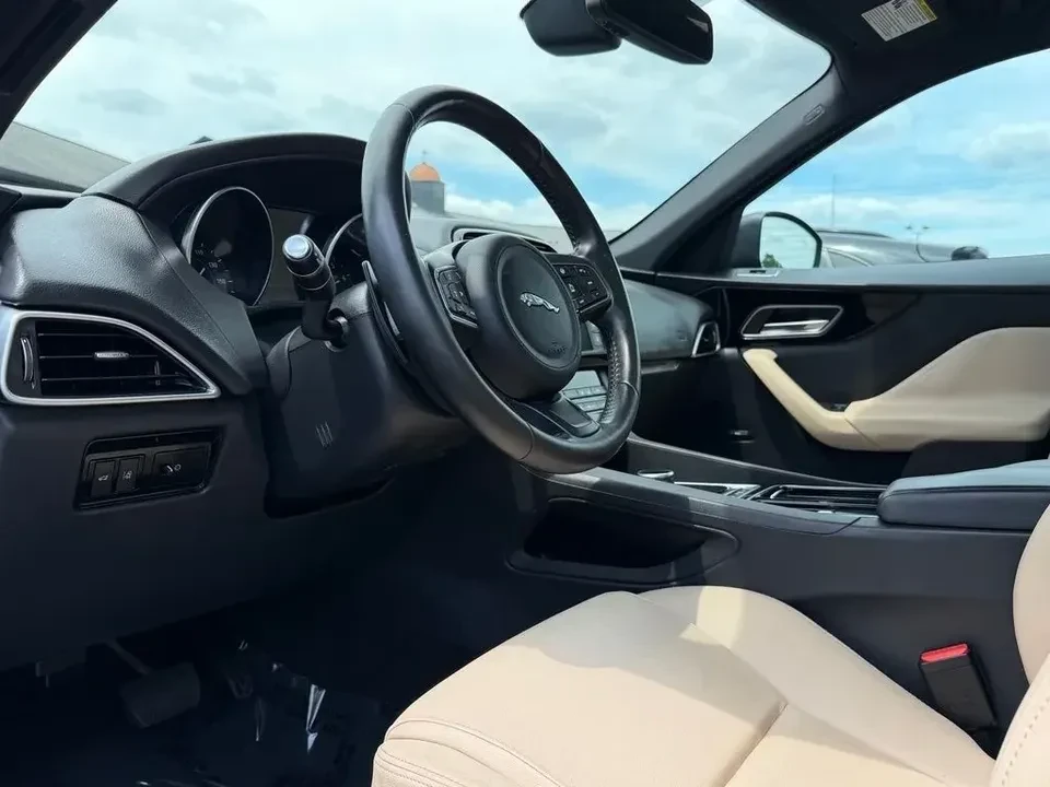 2018 Jaguar F-Pace - Image 2 of 20