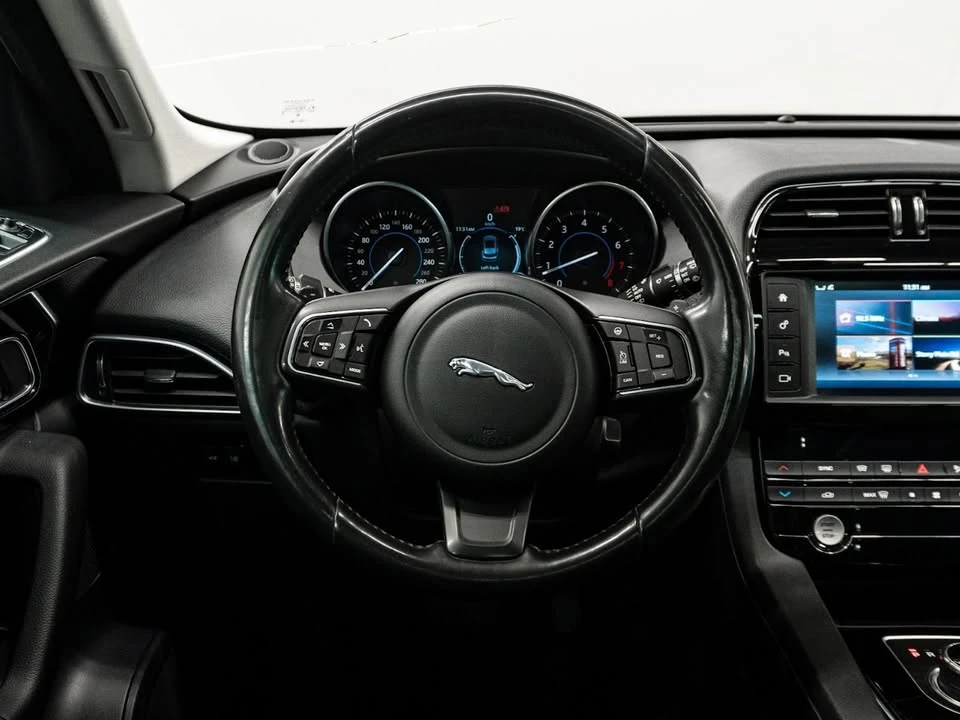 2018 Jaguar F-Pace - Image 16 of 20