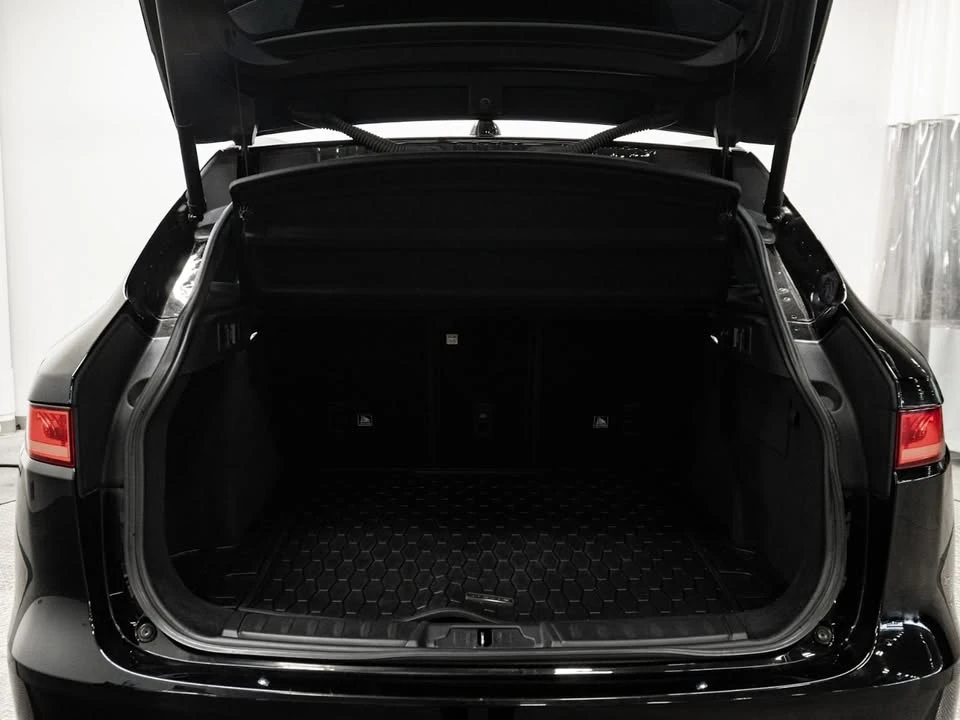 2018 Jaguar F-Pace - Image 15 of 20