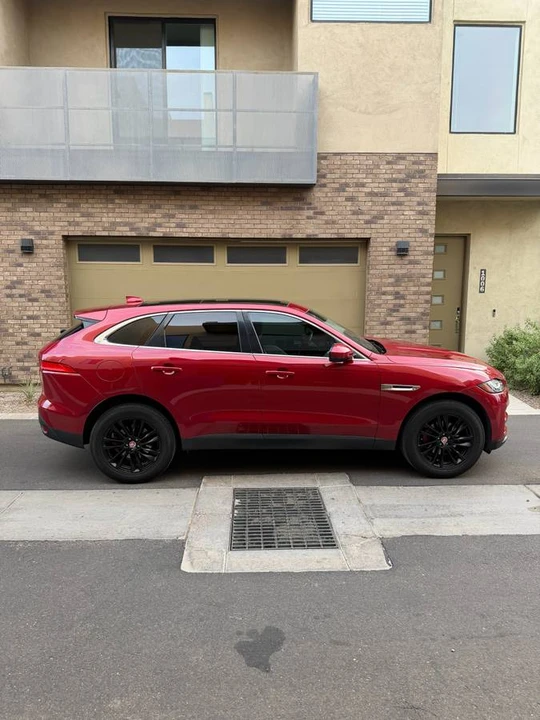 2018 Jaguar F-Pace - Image 5 of 10