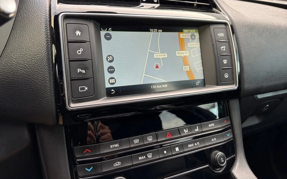 2018 Jaguar F-Pace - Image 16 of 20