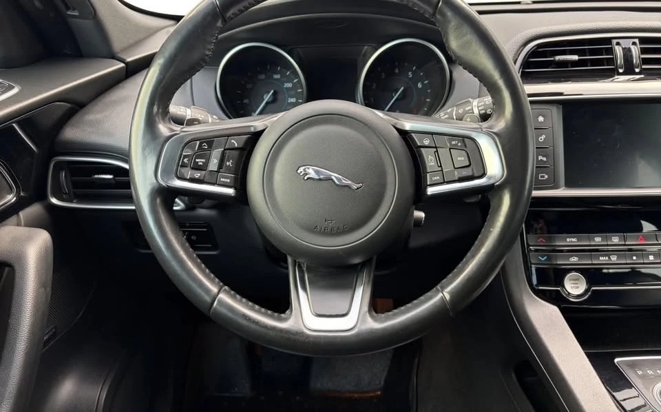 2018 Jaguar F-Pace - Image 11 of 20