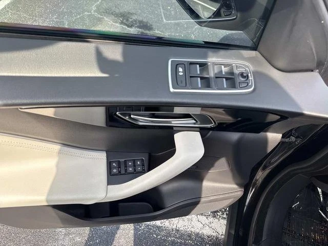 2018 Jaguar F-Pace - Image 17 of 19