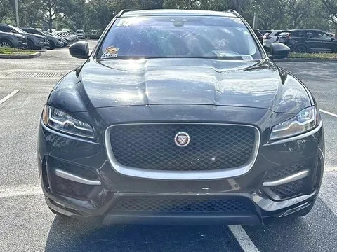 2018 Jaguar F-PACE R-Sport