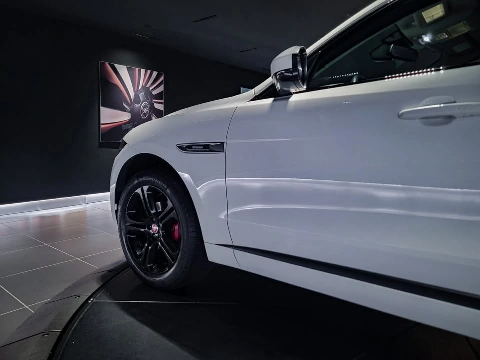 2018 Jaguar F-Pace - Image 8 of 19