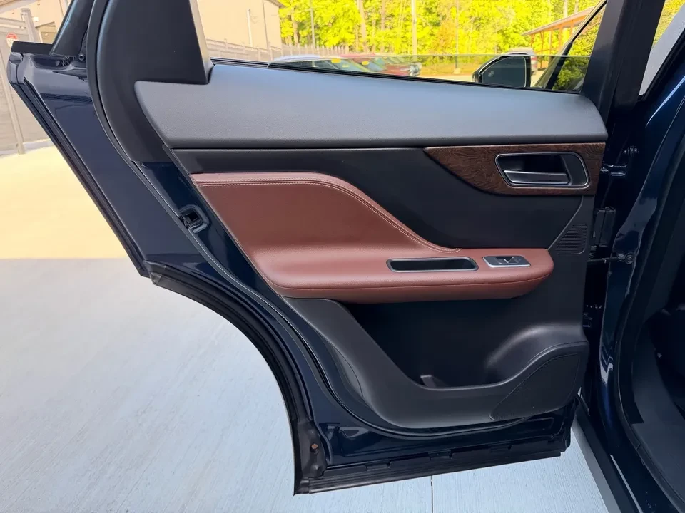 2018 Jaguar F-Pace - Image 8 of 20