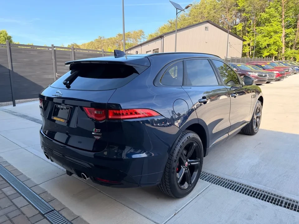 2018 Jaguar F-Pace - Image 2 of 20