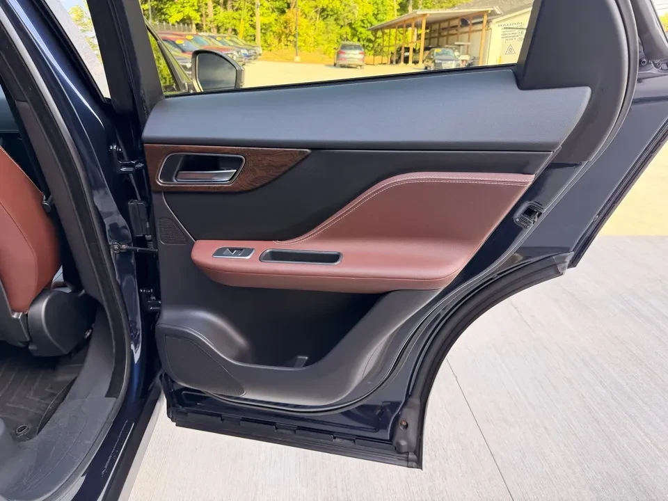 2018 Jaguar F-Pace - Image 10 of 20