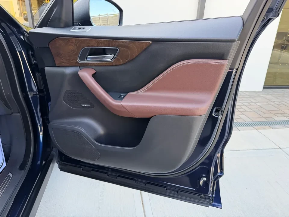 2018 Jaguar F-Pace - Image 11 of 20