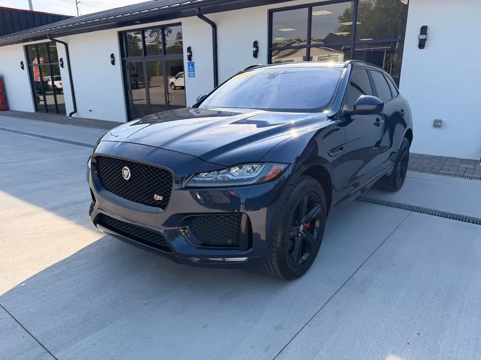 2018 Jaguar F-Pace - Image 5 of 20