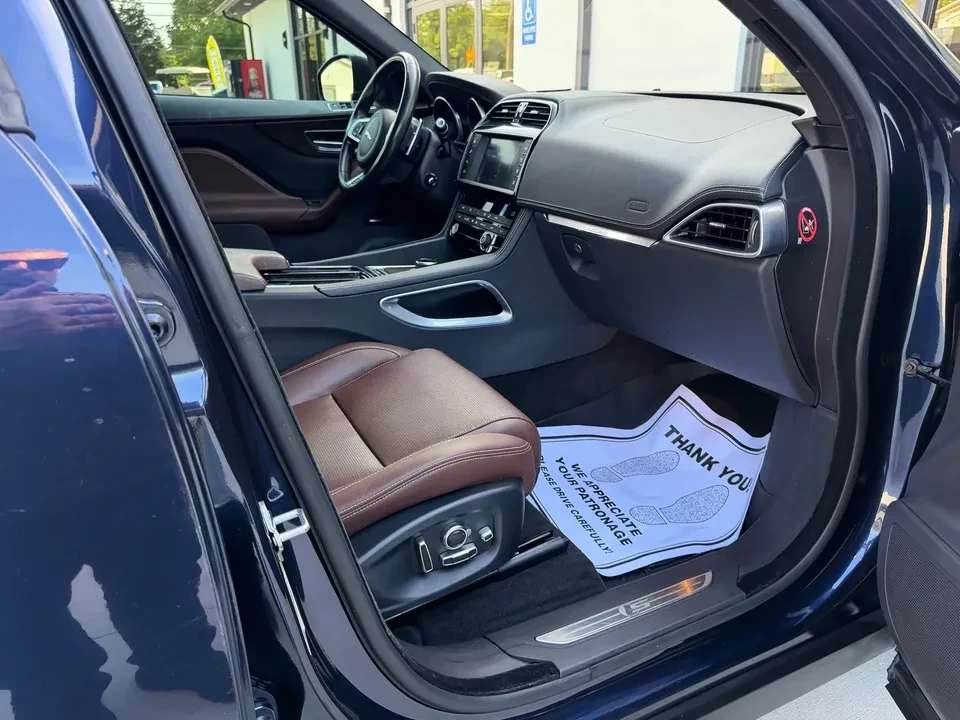 2018 Jaguar F-Pace - Image 16 of 20
