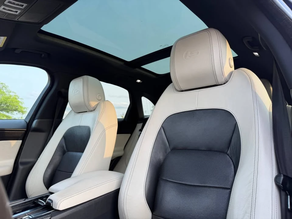 2018 Jaguar F-Pace - Image 8 of 11