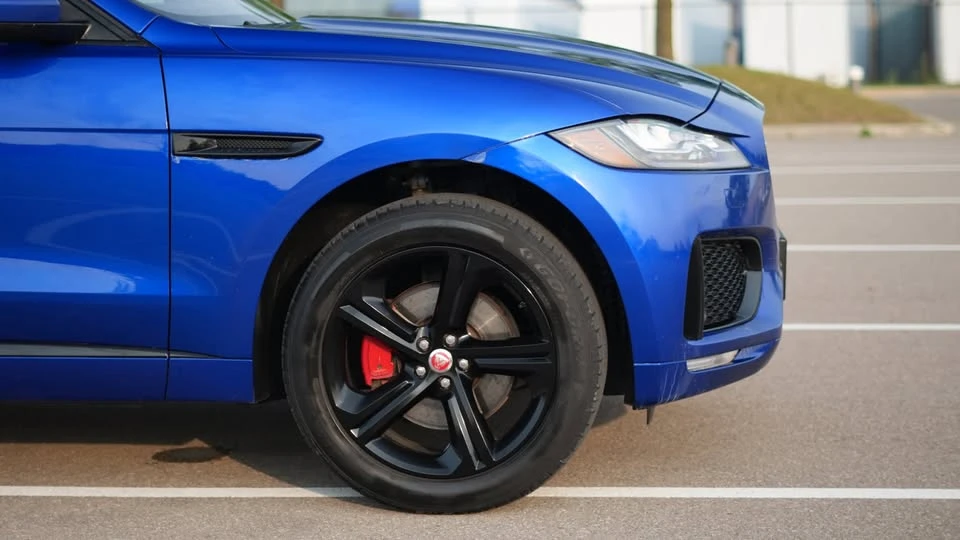 2018 Jaguar F-Pace - Image 2 of 11