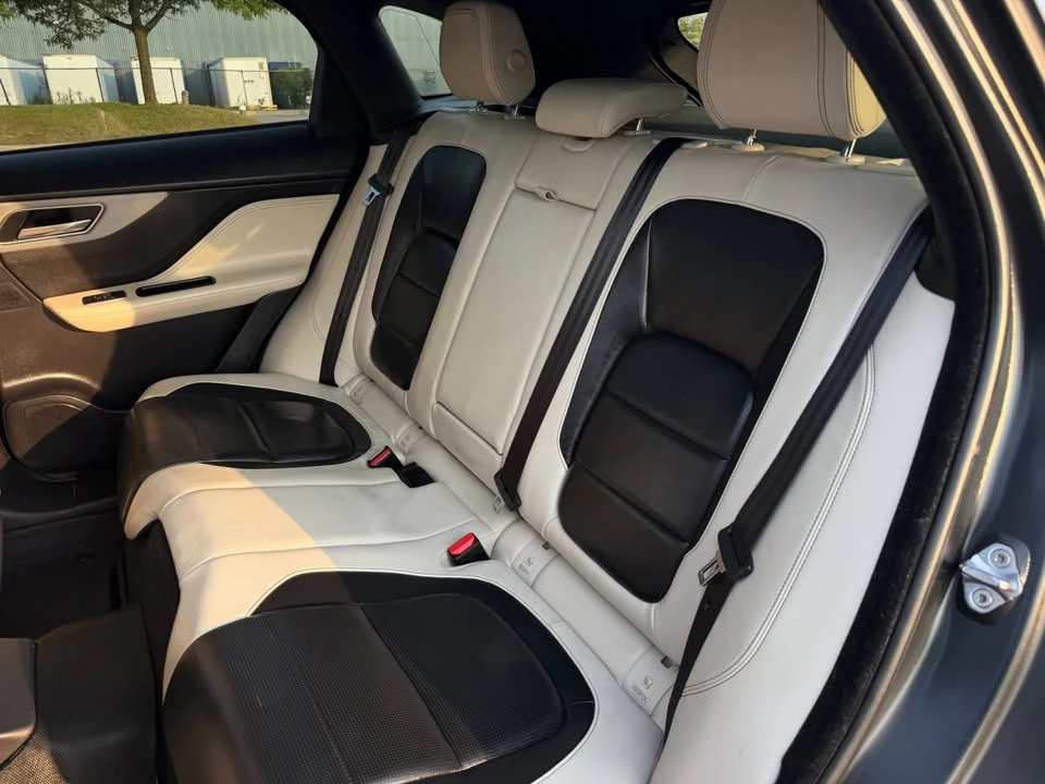2018 Jaguar F-Pace - Image 9 of 11
