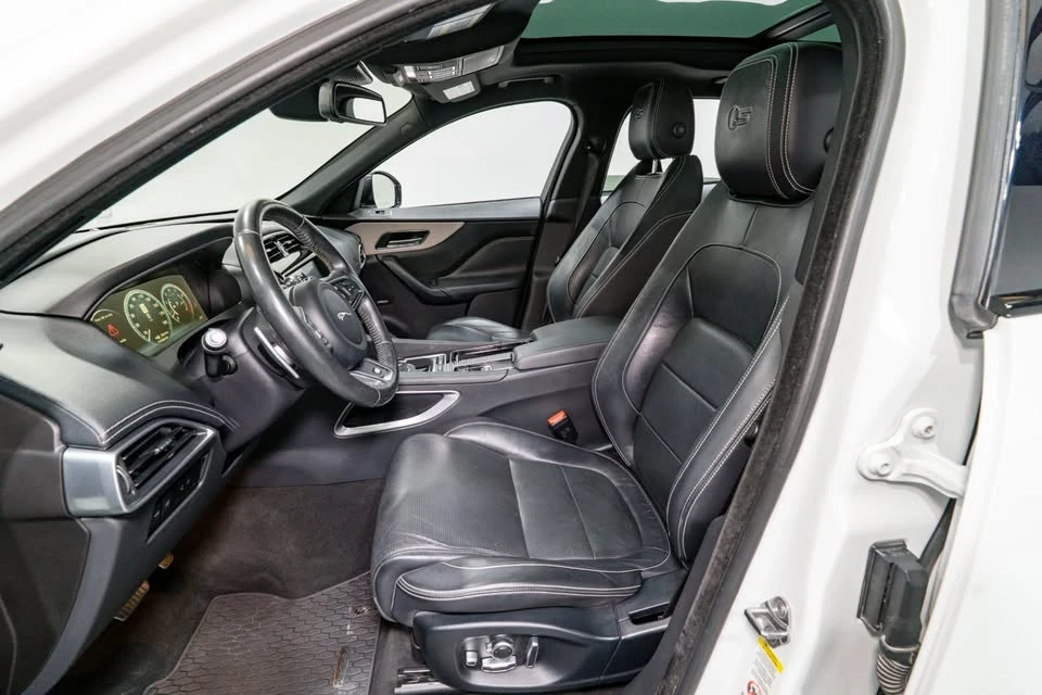 2018 Jaguar F-Pace - Image 11 of 20