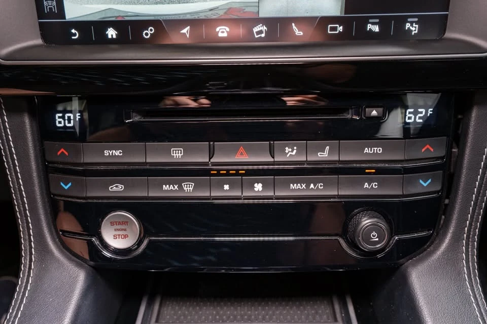 2018 Jaguar F-Pace - Image 15 of 20
