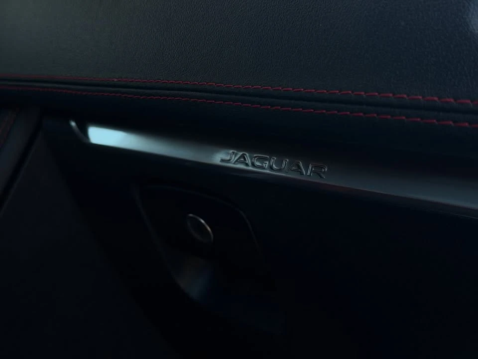 2018 Jaguar F-Pace - Image 16 of 20