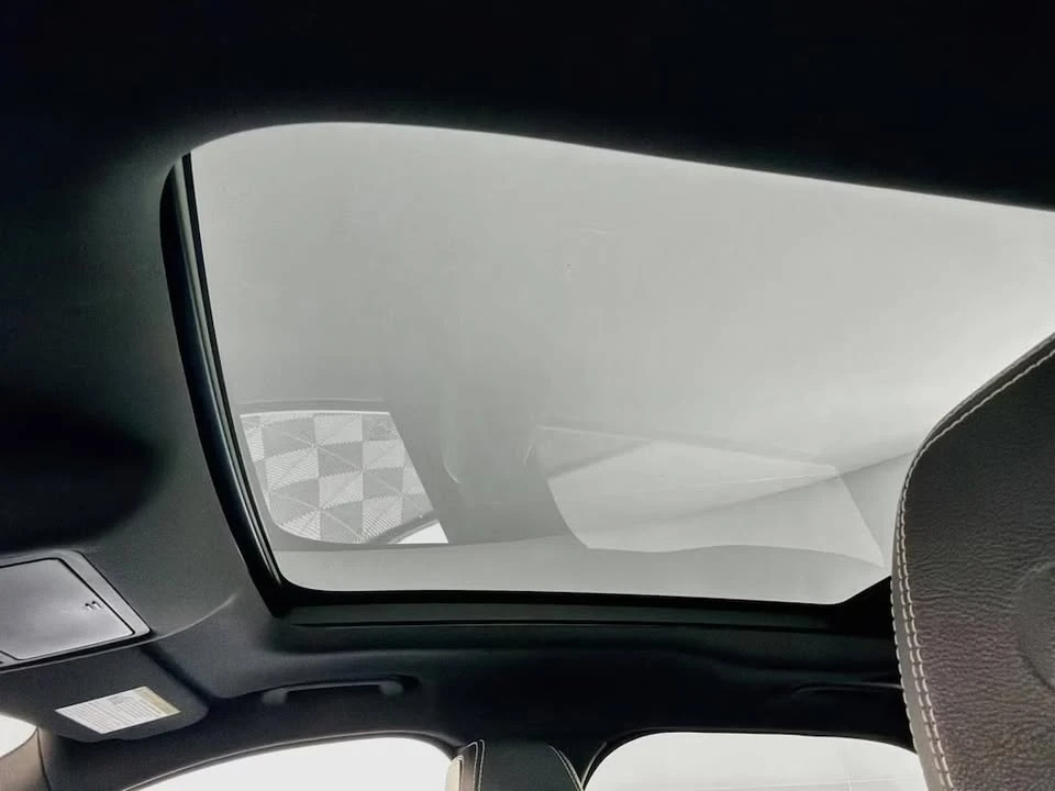 2018 Jaguar F-Pace - Image 16 of 19