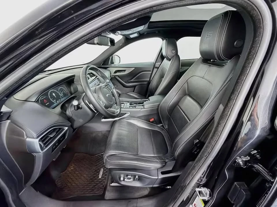 2018 Jaguar F-Pace - Image 9 of 19