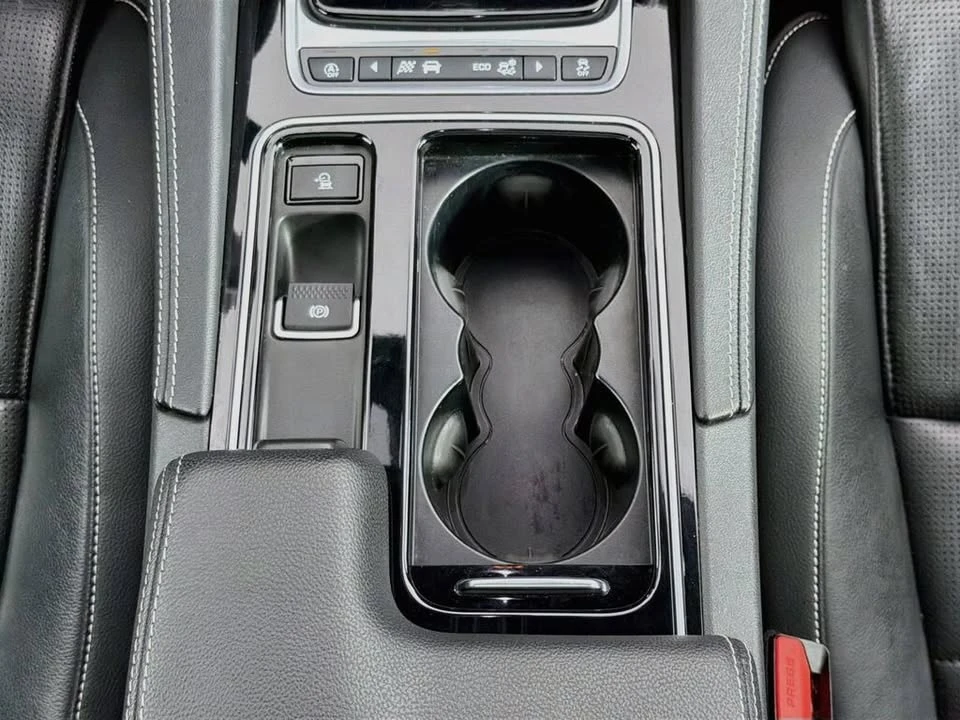 2018 Jaguar F-Pace - Image 15 of 19