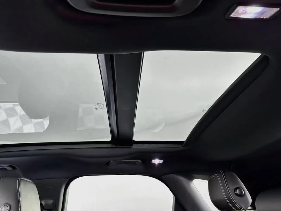2018 Jaguar F-Pace - Image 17 of 19