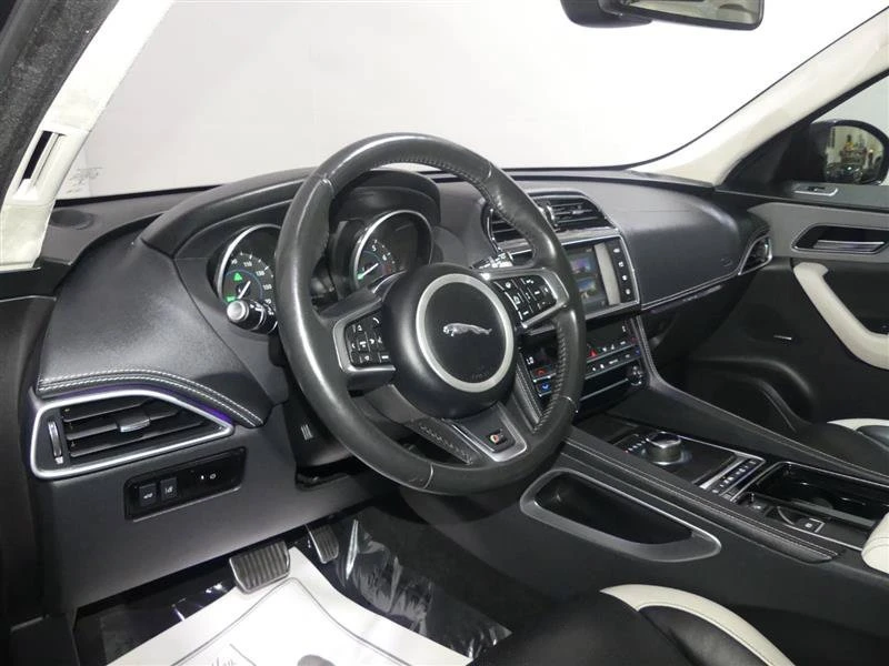 2018 Jaguar F-Pace - Image 16 of 20