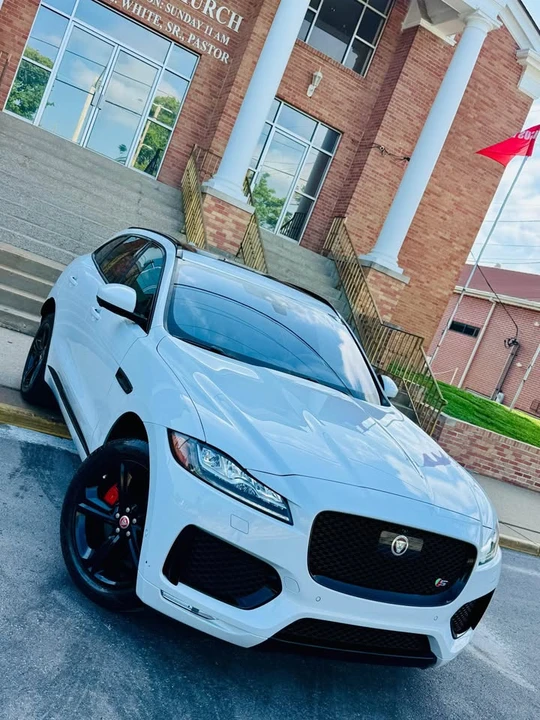 2018 Jaguar F-Pace - Image 16 of 20
