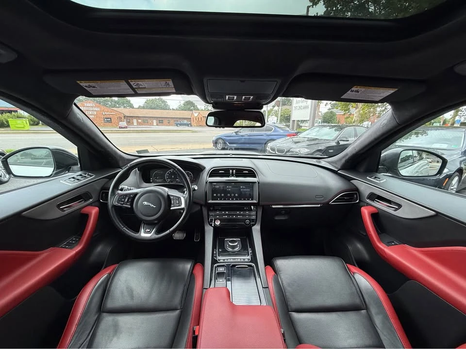 2018 Jaguar F-Pace - Image 11 of 20