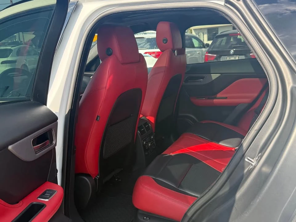 2018 Jaguar F-Pace - Image 6 of 11