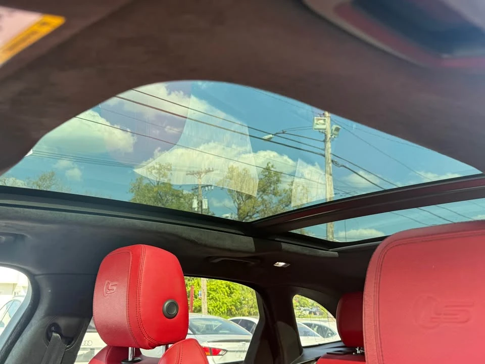 2018 Jaguar F-Pace - Image 5 of 11