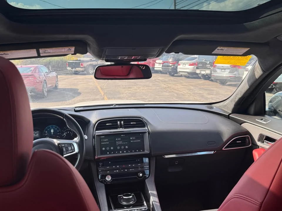 2018 Jaguar F-Pace - Image 9 of 11