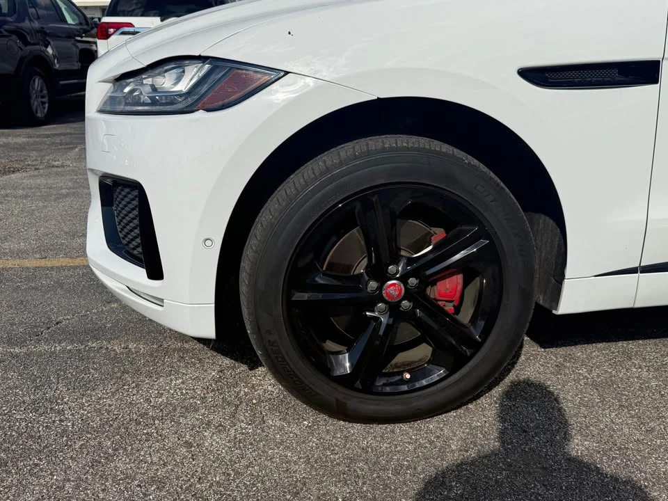 2018 Jaguar F-Pace - Image 2 of 11