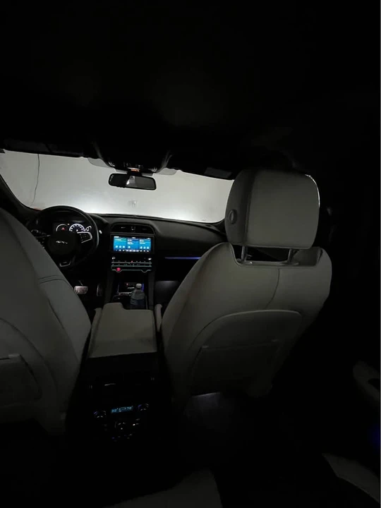 2018 Jaguar F-Pace - Image 5 of 8