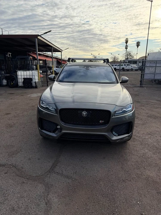 2018 Jaguar F-Pace - Image 2 of 10