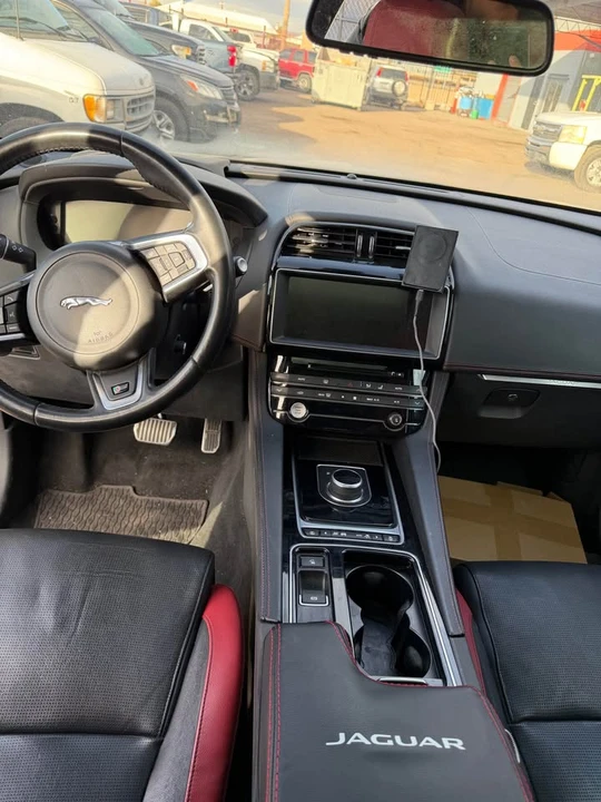 2018 Jaguar F-Pace - Image 8 of 10