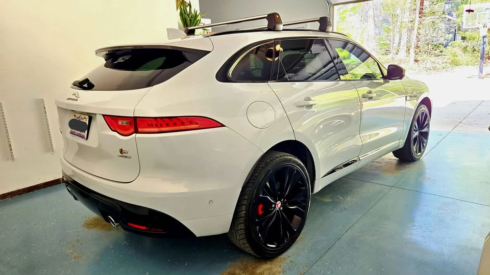 2018 Jaguar F-Pace - Image 2 of 15