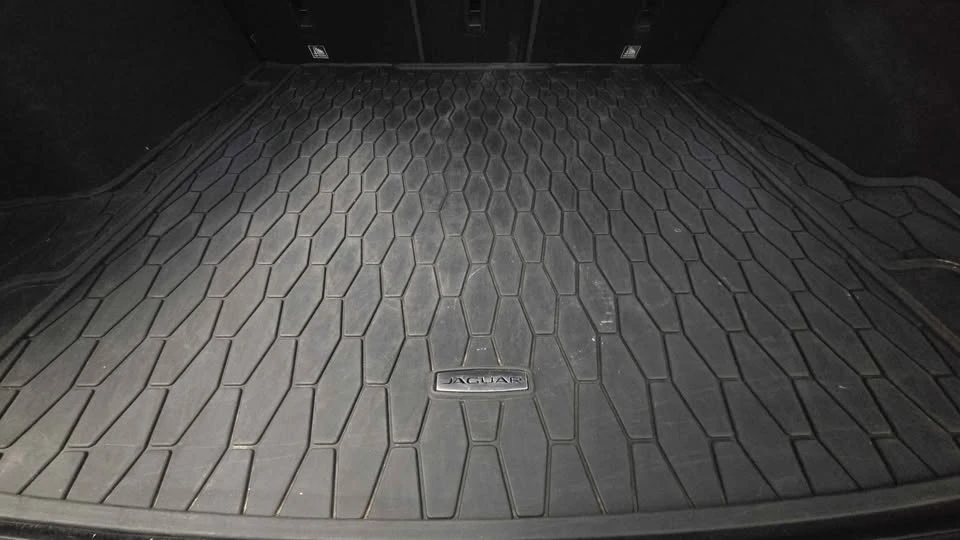 2018 Jaguar F-Pace - Image 15 of 15