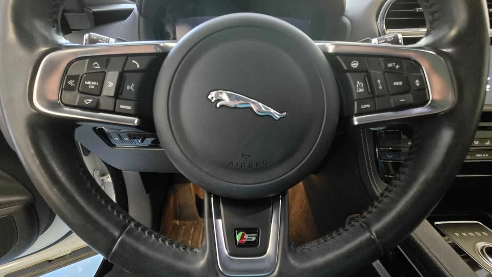 2018 Jaguar F-Pace - Image 12 of 15