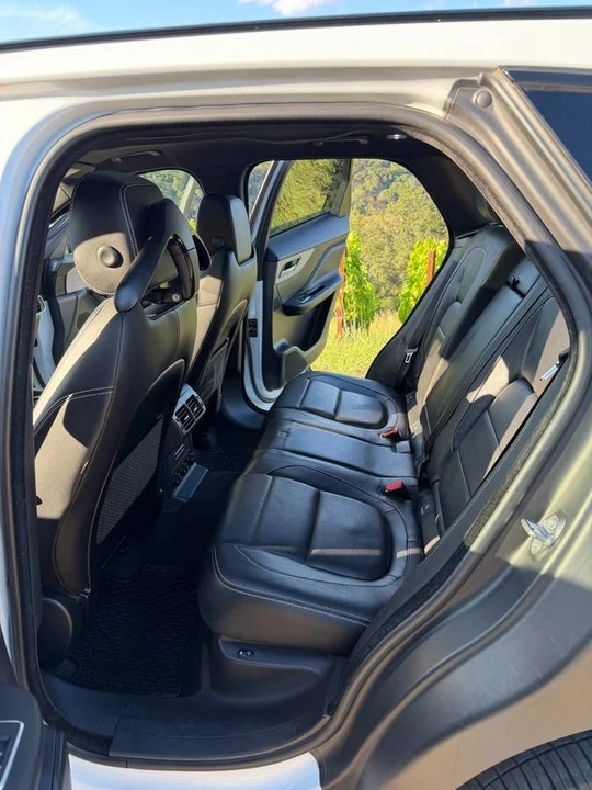2018 Jaguar F-Pace - Image 13 of 24