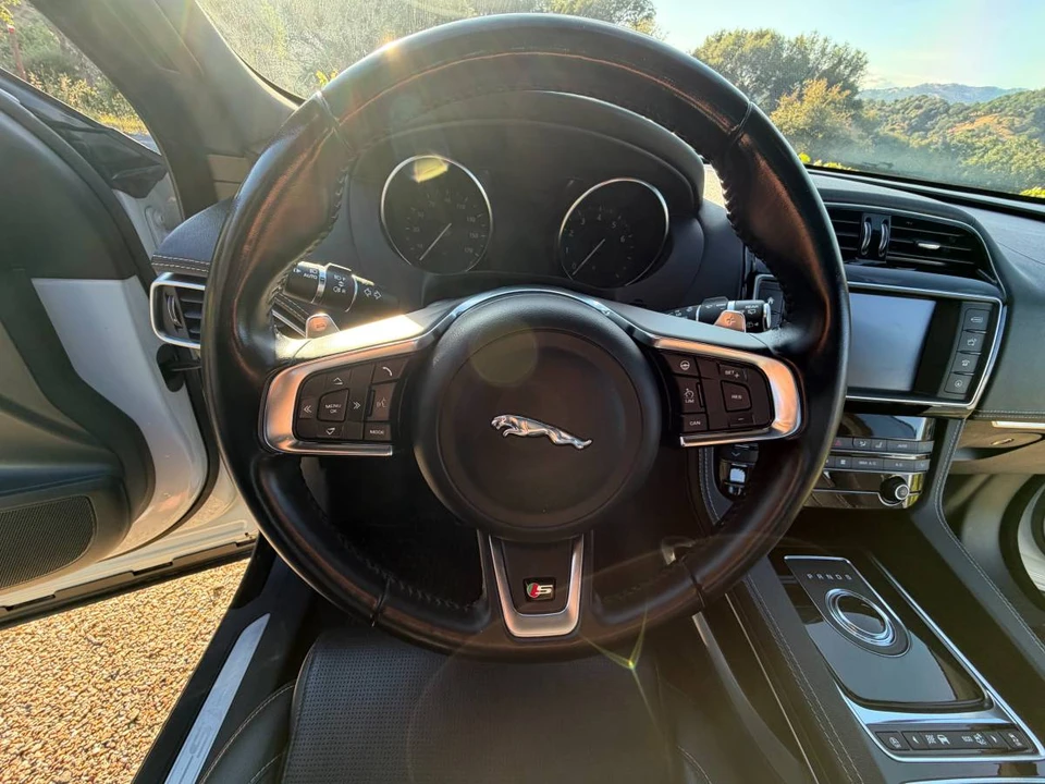 2018 Jaguar F-Pace - Image 24 of 24